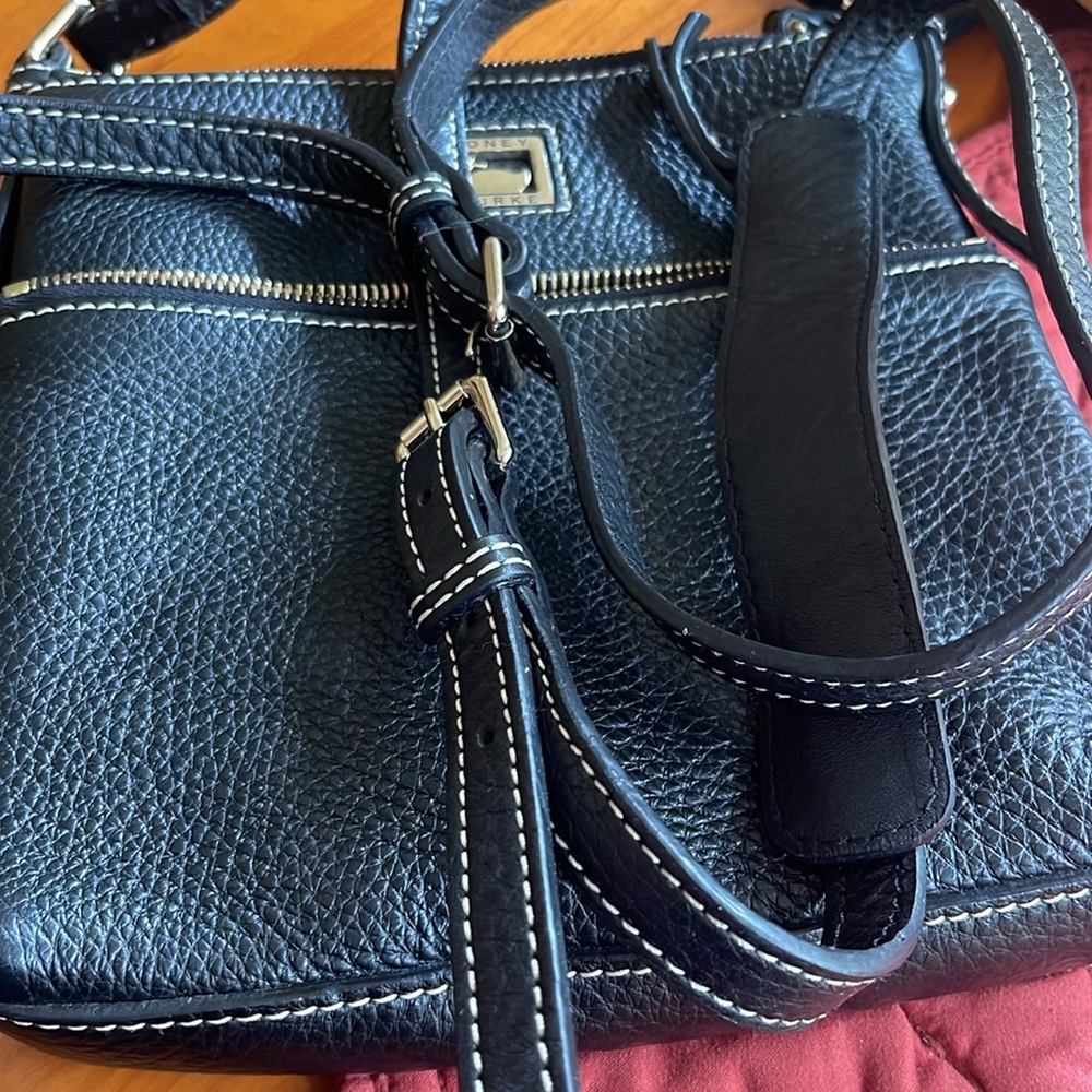 Dooney & Bourke Black Leather Purse with adjustable shoulder strap - Picture 3 of 4
